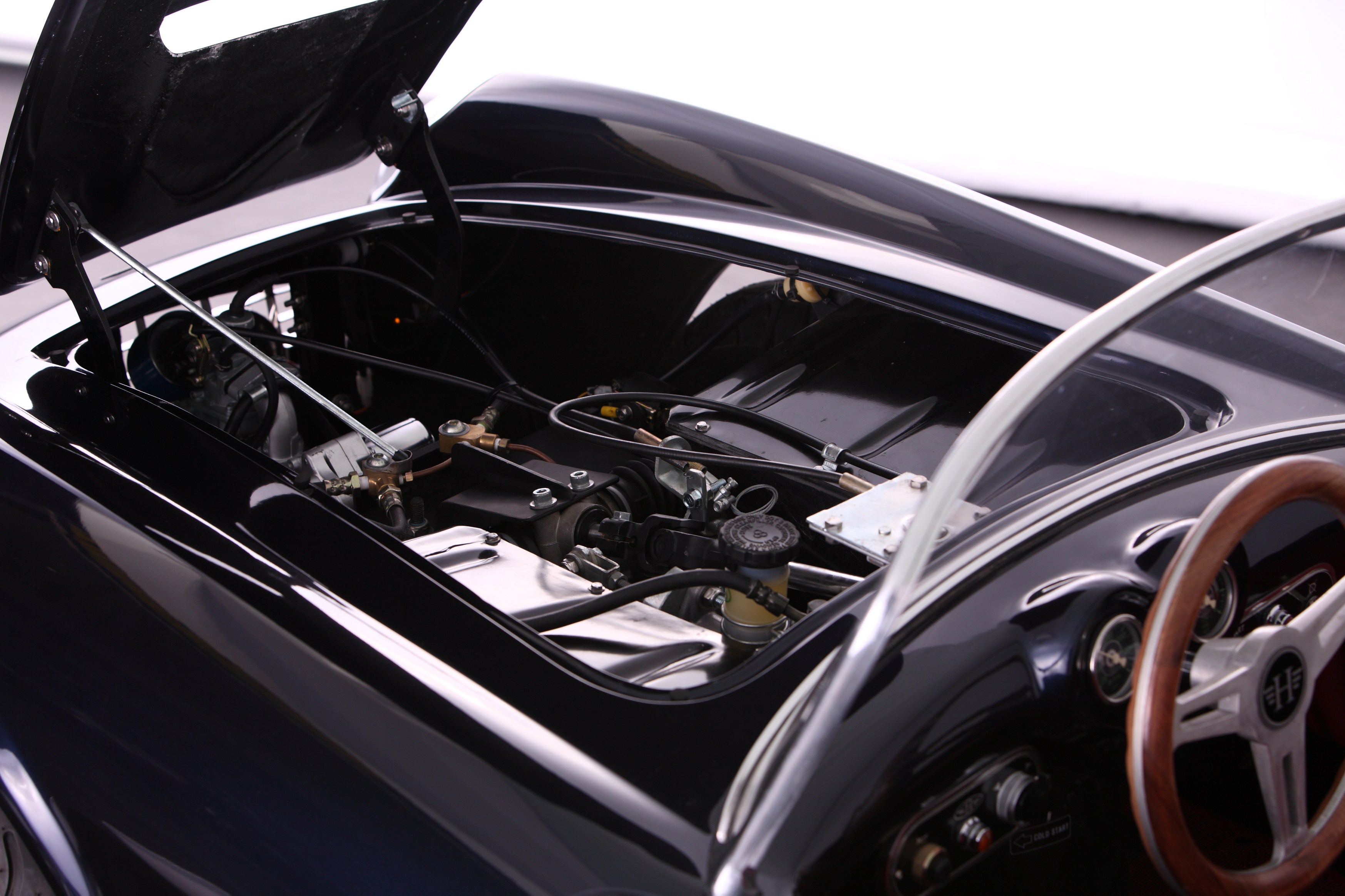 Cobra 289 Engine Bay