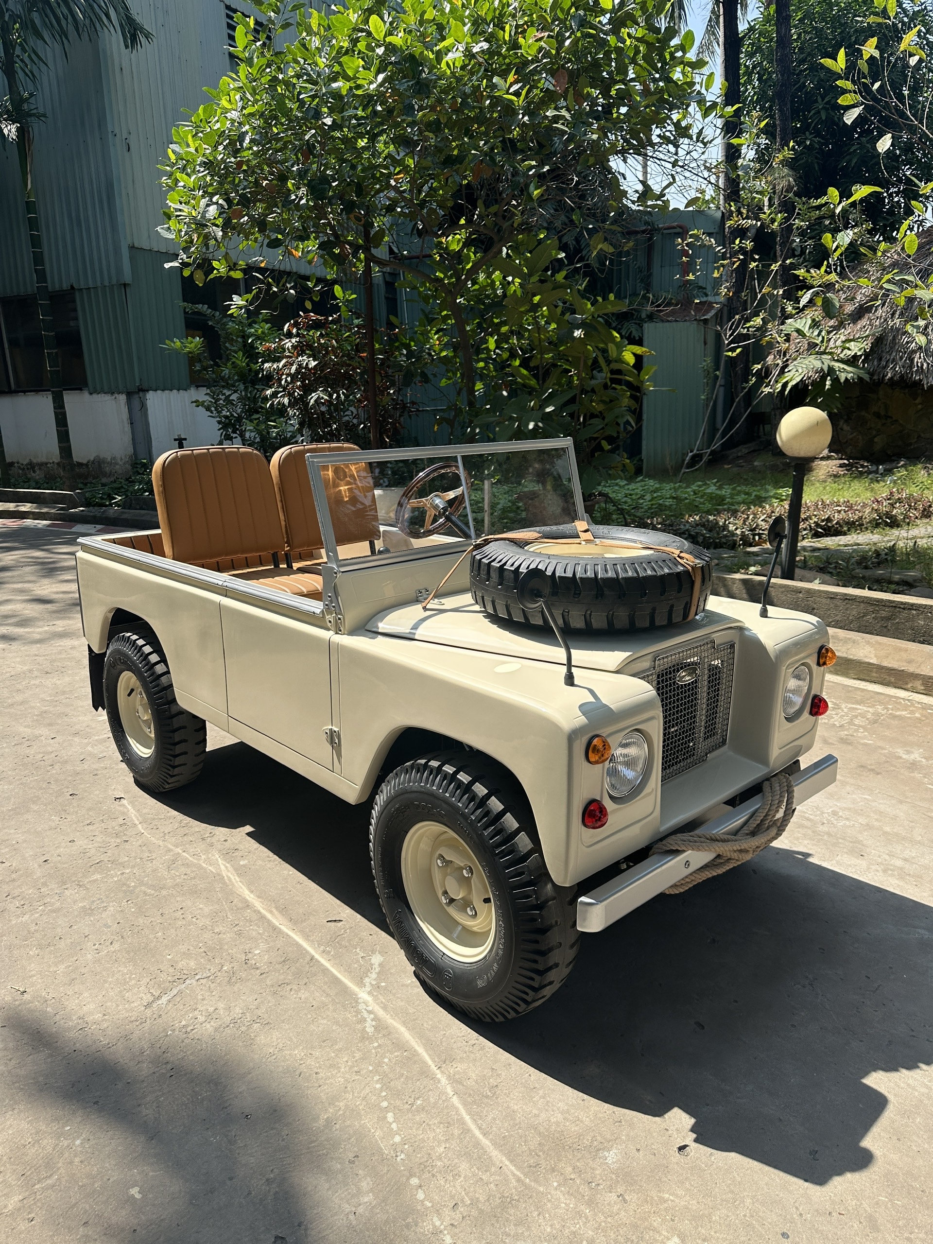 Land Junior 3